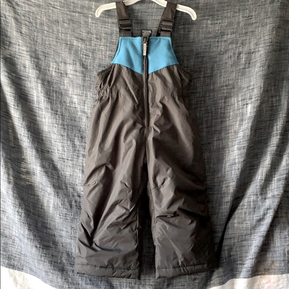 ZeroXposur one Piece snowsuit size 2T - like NEW!
